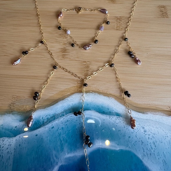 Gold Chain Necklace with Pink Lavender keshi pearls and chrome Keshi drops - Picture 2 of 3